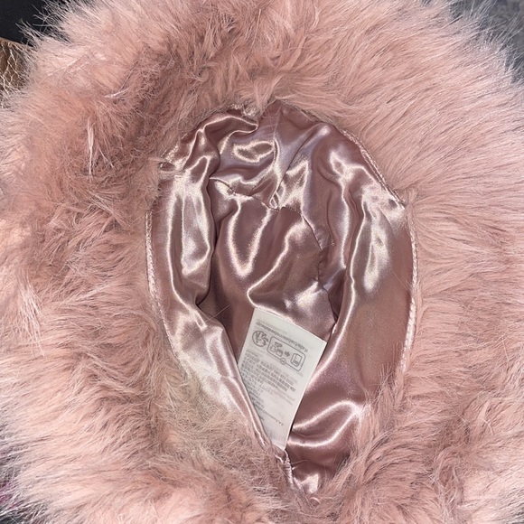 H&M Baby Pink Faux Fur Bucket Hat - Picture 4 of 7